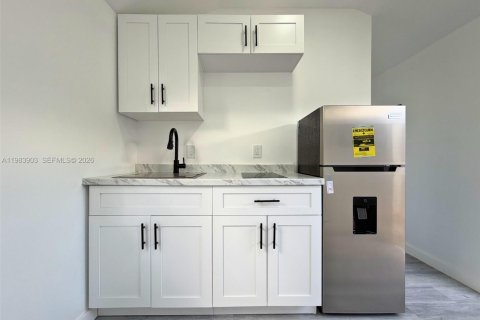 Коммерческая недвижимость в Майами, Флорида 18.58м2 № 2045446