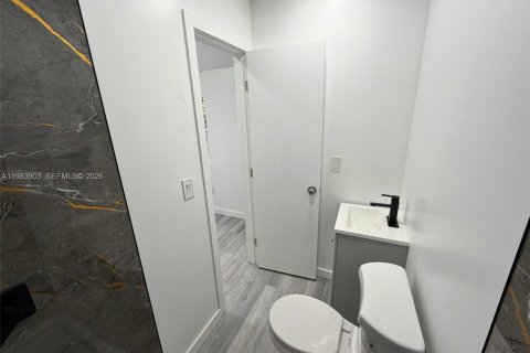 Снять в аренду коммерческую недвижимость в Майами, Флорида 18.58м2, № 2045446 - фото 17