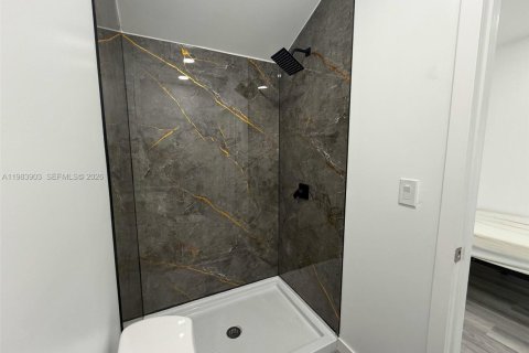 Снять в аренду коммерческую недвижимость в Майами, Флорида 18.58м2, № 2045446 - фото 15