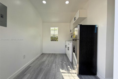 Снять в аренду коммерческую недвижимость в Майами, Флорида 18.58м2, № 2045446 - фото 12