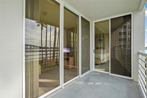 Copropriété à vendre à Saint Petersburg, Floride: 2 chambres, 99.87 m2 № 1143427 - photo 12