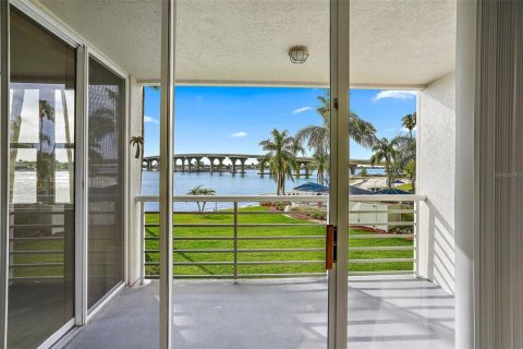 Copropriété à vendre à Saint Petersburg, Floride: 2 chambres, 99.87 m2 № 1143427 - photo 9