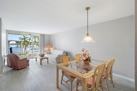Copropriété à vendre à Saint Petersburg, Floride: 2 chambres, 99.87 m2 № 1143427 - photo 7