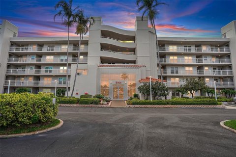 Copropriété à vendre à Saint Petersburg, Floride: 2 chambres, 99.87 m2 № 1143427 - photo 3