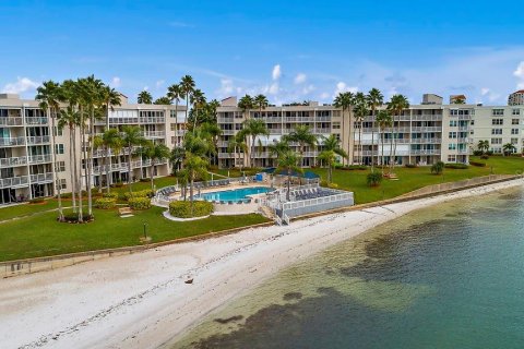 Copropriété à vendre à Saint Petersburg, Floride: 2 chambres, 99.87 m2 № 1143427 - photo 1