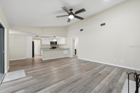 Casa en venta en Plant City, Florida, 4 dormitorios, 212.93 m2 № 2095879 - foto 11