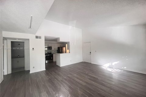 Снять в аренду кондоминиум в Помпано-Бич, Флорида 1 спальня, 76.18м2, № 1973222 - фото 14