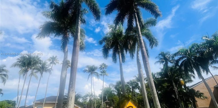 Кондоминиум с 1 спальней в Помпано-Бич, Флорида № 1973222