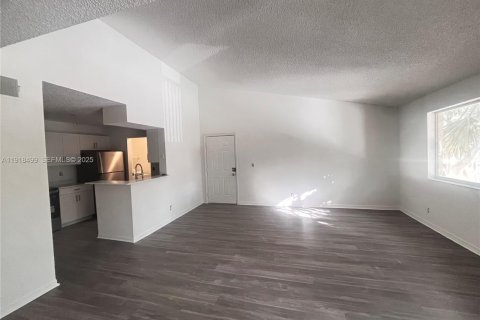 Снять в аренду кондоминиум в Помпано-Бич, Флорида 1 спальня, 76.18м2, № 1973222 - фото 13