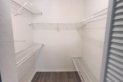 Снять в аренду кондоминиум в Помпано-Бич, Флорида 1 спальня, 76.18м2, № 1973222 - фото 8