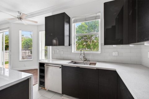 Villa ou maison à vendre à Coral Springs, Floride: 4 chambres, 200.58 m2 № 2077465 - photo 8