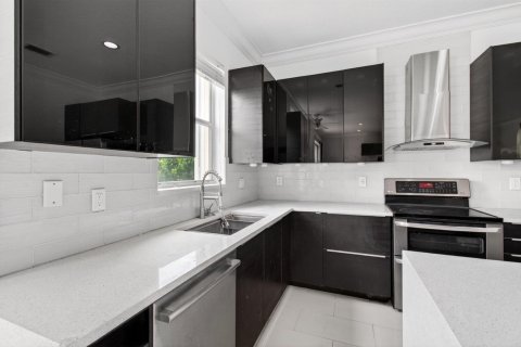 Villa ou maison à vendre à Coral Springs, Floride: 4 chambres, 200.58 m2 № 2077465 - photo 5