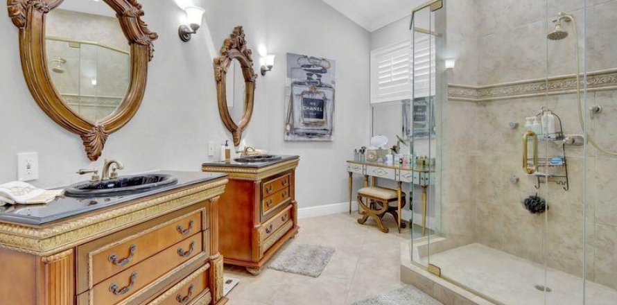 House in Boca Raton, Florida 3 bedrooms, 218.23 sq.m. № 1054984