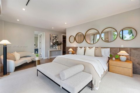 House in Miami Beach, Florida 4 bedrooms, 336.58 sq.m. № 2387089 - photo 22