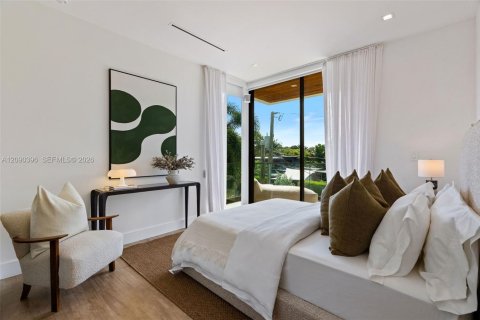 House in Miami Beach, Florida 4 bedrooms, 336.58 sq.m. № 2387089 - photo 29