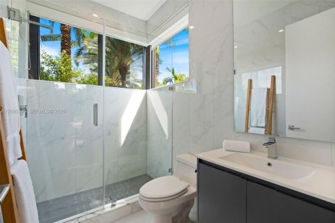 House in Miami Beach, Florida 4 bedrooms, 336.58 sq.m. № 2387089 - photo 27