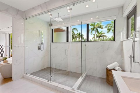 House in Miami Beach, Florida 4 bedrooms, 336.58 sq.m. № 2387089 - photo 24