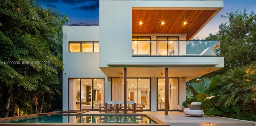 House in Miami Beach, Florida 4 bedrooms, 336.58 sq.m. № 2387089