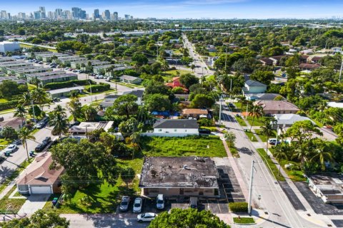 Propiedad comercial en venta en Fort Lauderdale, Florida № 2192720 - foto 10