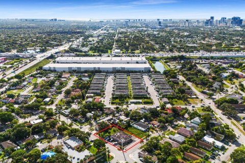 Propiedad comercial en venta en Fort Lauderdale, Florida № 2192720 - foto 9