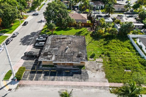 Propiedad comercial en venta en Fort Lauderdale, Florida № 2192720 - foto 11