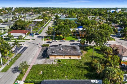 Propiedad comercial en venta en Fort Lauderdale, Florida № 2192720 - foto 12