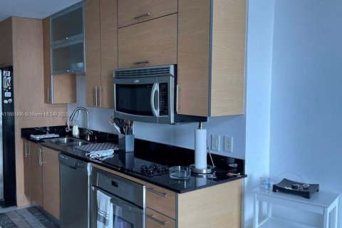 Appartement à louer à Miami, Floride: 1 chambre, 72.84 m2 № 1938360 - photo 3