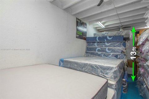 Commercial property in Miami, Florida № 1974099 - photo 10