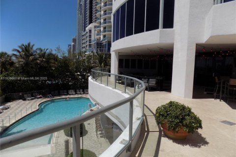 Condo in Sunny Isles Beach, Florida, 1 bedroom  № 1752163 - photo 23