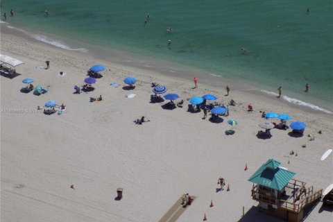 Condo in Sunny Isles Beach, Florida, 1 bedroom  № 1752163 - photo 28