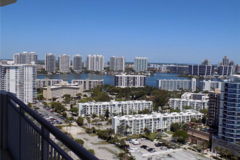 Condo in Sunny Isles Beach, Florida, 1 bedroom  № 1752163 - photo 15