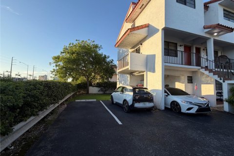 Copropriété à louer à Miami Springs, Floride: 2 chambres, 81.29 m2 № 2088167 - photo 21