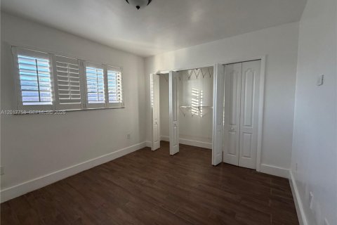 Copropriété à louer à Miami Springs, Floride: 2 chambres, 81.29 m2 № 2088167 - photo 9