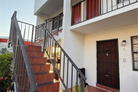 Copropriété à louer à Miami Springs, Floride: 2 chambres, 81.29 m2 № 2088167 - photo 14