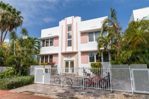 Condominio en venta en Miami Beach, Florida, 42.46 m2 № 1702183 - foto 1