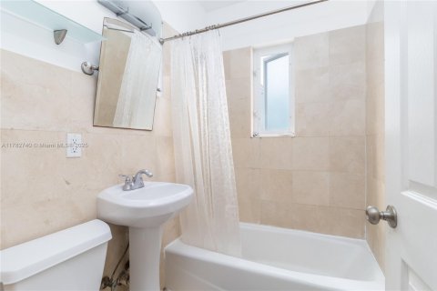 Condominio en venta en Miami Beach, Florida, 42.46 m2 № 1702183 - foto 10