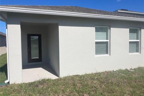 Villa ou maison à louer à Kissimmee, Floride: 4 chambres, 154.68 m2 № 2110911 - photo 3