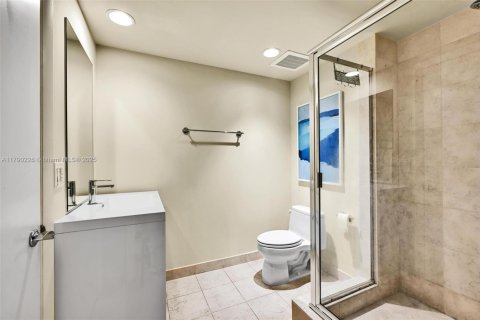Condo in Hallandale Beach, Florida, 3 bedrooms  № 1646296 - photo 24