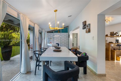 Villa ou maison à vendre à Biscayne Park, Floride: 3 chambres, 133.59 m2 № 2089622 - photo 8