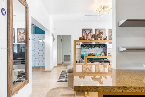 Villa ou maison à vendre à Biscayne Park, Floride: 3 chambres, 133.59 m2 № 2089622 - photo 11