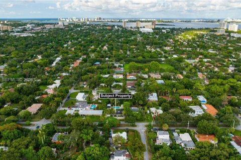 Villa ou maison à vendre à Biscayne Park, Floride: 3 chambres, 133.59 m2 № 2089622 - photo 24