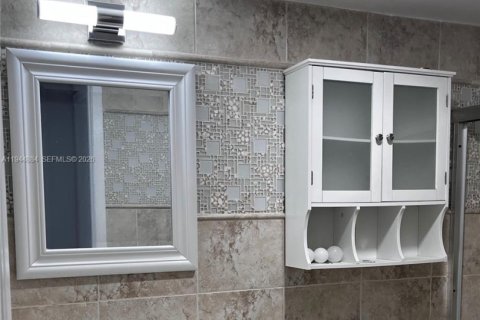 Condominio en venta en North Miami, Florida, 1 dormitorio, 67.35 m2 № 2004435 - foto 8