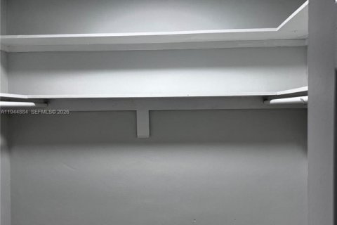 Condominio en venta en North Miami, Florida, 1 dormitorio, 67.35 m2 № 2004435 - foto 10