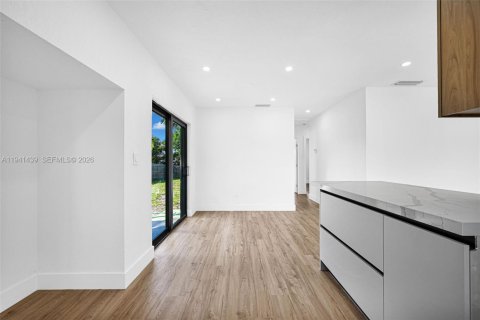 Casa en venta en Miami Gardens, Florida, 4 dormitorios, 105.91 m2 № 1998606 - foto 11