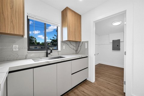 Casa en venta en Miami Gardens, Florida, 4 dormitorios, 105.91 m2 № 1998606 - foto 12