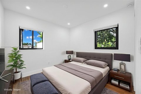 Casa en venta en Miami Gardens, Florida, 4 dormitorios, 105.91 m2 № 1998606 - foto 5