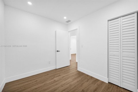 Casa en venta en Miami Gardens, Florida, 4 dormitorios, 105.91 m2 № 1998606 - foto 25