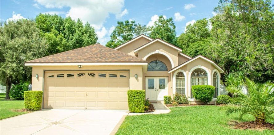 House in Hudson, Florida 2 bedrooms, 170.94 sq.m. № 2396553