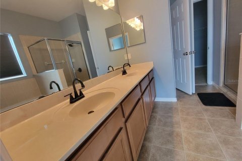 House in Winter Haven, Florida 4 bedrooms, 262.82 sq.m. № 2093659 - photo 19