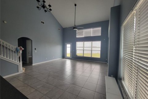 House in Winter Haven, Florida 4 bedrooms, 262.82 sq.m. № 2093659 - photo 11